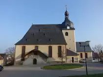 Gro�brembach, evangelische St. Wigbert Kirche, erbaut im 12. Jahrhundert (09.04.2023)