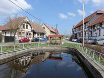 Meckfeld, Fachwerkhuser am Lschteich im Dorfe (09.04.2023)