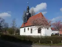 T�ttleben, evangelische St. Anna Kirche, erbaut von 1430 bis 1450 als sp�tgotische Saalkirche (09.04.2023)