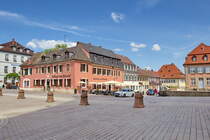 Blick zum  Domplatz rerchtseitig vor dem Dom zu Speyern am 19. Mai 2023.