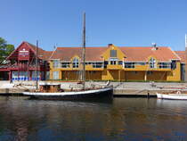 Moss, Holzhuer und Supermarkt an der Varftsgata (21.05.2023)