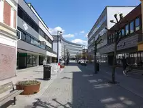 Hamar, H�user in der Torggata Stra�e mit Triangelgarden (22.05.2023)