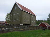 Skreia, Pfarrstadel in der Kjorkjelinna Strae (23.05.2023)