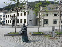 Voss, Simsons Margreta Denkmal in der Vangsgata Strae (26.05.2023)