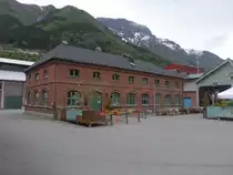 Odda, Backsteingeb�ude im Industriemuseum Bydel Smelteverket (27.05.2023)