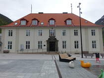 Rjukan, Gebude des Touristoffice am Torget (27.05.2023)