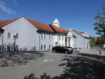 Langesund, Rathausgeb�ude am Kirkeveien (28.05.2023)