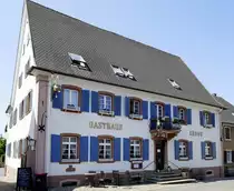 Kirchhofen im Markgr�flerland, der historische Gasthof  Krone , Juni 2023