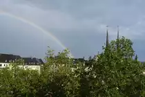 LUXEMBOURG, 20.06.2023, Regenbogen �ber den D�chern der Stadt (gesehen an der Place Guillaume II)