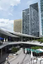 LUXEMBOURG, 21.06.2023, Blick auf das Infinity Shopping Center und auf einige Hotelt�rme, hinter denen sich das Europ�ische Parlament befindet