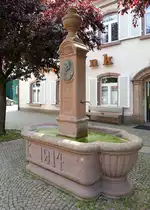 Elzach, Brunnen von 1914, zum Andenken an den B�rgermeister Georg Rapp, von 1869-1907, Juni 2023