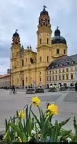 Fr�hlingserwachen auf dem M�nchner Odeonsplatz. Im Bild die katholische Kirche St. Kajetan und Adelheid (Theatinerkirche).

🕓 12.4.2023 | 13:29 Uhr
