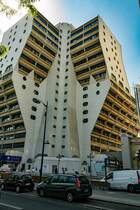 Orgues de Flandre - ein Wohnkomplex in Paris erbaut zwischen 1974 und 1980. Interessante Architektur fr  einfache Wohnturme . Foto: Mai, 2023 Paris.