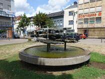 Pttlingen, Brunnen am Rathausplatz (16.07.2023)
