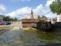 Quierschied, Brunnen mit Figur am Triebener Platz (16.07.2023)