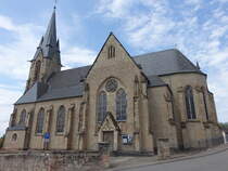 Saarwellingen, Pfarrkirche St. Blasius und Martinus, erbaut von 1898 bis 1900 (15.07.2023)