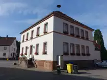 Mittelbach, ehemaliges Schulhaus, erbaut im 19. Jahrhundert (14.07.2023)