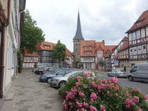 Duderstadt, Fachwerkhuser und Westerturm in der Westertorstrae (29.06.2023)