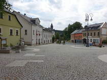 Bad Brambach, Brunnen und Huser am Markt (22.07.2023)