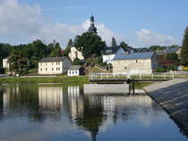 Bobenneukirchen, Dorfansicht mit ev. St. Margarethen Kirche, erbaut 1704 (22.07.2023)