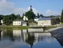 Bobenneukirchen, Dorfansicht mit ev. St. Margarethen Kirche, erbaut 1704 (22.07.2023)