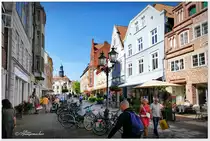 L�neburg. Gasse  An den Brodb�nken  mit Blick auf das alte Rathaus am Markt. Anfang September 2023.