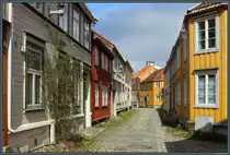 Kleine Holzhuser prgen die historische Altstadt von Trondheim, hier am Trillveita. (24.05.2023)
