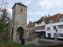 Canterbury, Pfarrkirche St. Thomas in der Burgate, erbaut von 1874 bis 1875 im neugotischen Stil (02.09.2023)