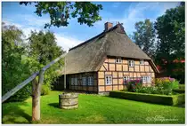 Heimathaus in Fintel Mitte September 2023. Auch im Heiderandgebiet werden die alten Traditionen noch gepflegt. Das Heimathaus befindet sich auf dem Heimathausgelnde mit weiteren historischen Bauwerken, es handelt sich somit um ein Freilichtmuseum.