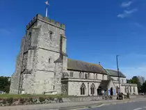 Eastbourne, Pfarrkirche St. Mary, erbaut im 12. Jahrhundert, Kirchturm und Seitenschiffe 14. Jahrhundert (04.09.2023)