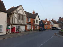 Bradwell-on-Sea, Fachwerkhuser und Pub The Kings Head in der High Street (06.09.2023)