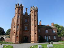 Hadleigh, burgartiges Dekanatsgebude, erbaut im 19. Jahrhundert (07.09.2023)