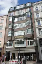 Hamburg-Neustadt am 4.8.2023: Jungfernstieg 49, Wrangelhaus, erbaut 1913-1914 nach Pl�nen von Albert und Walter Lindhorst, Es ist Teil der von Hamburg (Nr. 12778 in der Hamburger Denkmalliste) /