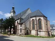 Schm�lln, evangelische Stadtkirche St. Nicolai, erbaut im 15. Jahrhundert (24.06.2023)