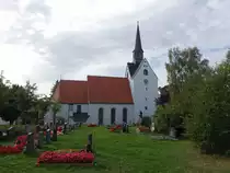 Gro�schirma, evangelische Kirche, Saalkirche mit sp�tromanischem Wehrturm, erbaut um 1200, Chor 15. Jahrhundert, Kirchenschiff erbaut im 16. Jahrhundert (18.09.2023)