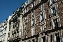 Eine Interessante Fassade, fotografiert in Paris, in Juni, 2023.