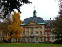 Die Hinterseite des M�nster Uni-Schlosses