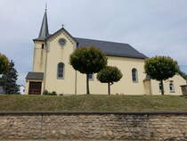 Kruchten, kath. Pfarrkirche St. Maximin, erbaut 1852 durch den Kreisbaumeister Wolff (22.06.2022)