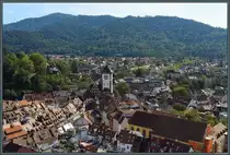 Das Schwabentor bildet die s�d�stliche Grenze der Altstadt von Freiburg. Rechts im Vordergrund ist das Augustinermuseum zu sehen. M�glich war der Ausblick am 28.09.2023 vom Freiburger M�nster.