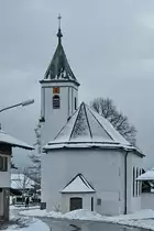 Die Filialkirche St. Michael in Pfronten erhielt ihr heutiges Aussehen im Jahre 1781. (November 2023)