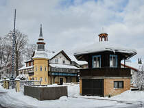 Das ursprnglich wohl aus zwei Gebuden aus dem Jahre 1862 zusammengebaute und im Jahr 1903 erweiterte Alte Jagdschloss in Pfronten ist heute eine Ferienunterkunft. (November 2023)