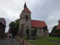 Kohnsen, evangelische St. Johannis Kirche, erbaut 1652 aus Bruchsteinen (29.09.2023)