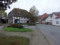 Heinade, Fachwerkh�user in der Stra�e In der Trift (30.09.2023)