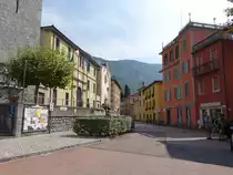 Varenna, Rathaus und Geb�ude an der Piazza Venini (21.09.2018)