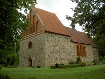 Evangelische Dorfkirche Frauenmark, erbaut im 13. Jahrhundert, sptromanische Feldsteinkirche (11.07.2012)