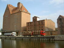 Demmin, alte Speicherhuser an der Strae am Bollwerk (16.09.2012)