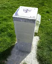 Freiburg-West, am Rand des Seeparks steht dieser GPS-Referenzpunkt, mit einer genauen Anleitung zur �berpr�fung eines GPS-Empf�ngers, z.B. des Smartphons oder Navigationsger�tes, M�rz 2023