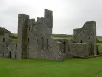 Ruinen der Fore Abbey, gegr�ndet  630 n. Chr. von St. Feichin. Die heutigen Ruinen stammen in ihrem Bauzustand aus dem 15. Jahrhundert (14.10.2007)