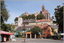 Das M�nster St. Stephan �berragt nicht nur die Stadt Breisach sondern auch weithin die umgebende Rheinebene. Besonders sehenswert ist der geschnitzte Hochaltar. 11.08.2008