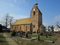 Lauig-Authausen, evangelische St. Maria Magdalena Kirche, sptromanische Chorturmkirche, erbaut im 13. Jahrhundert (18.03.2012)